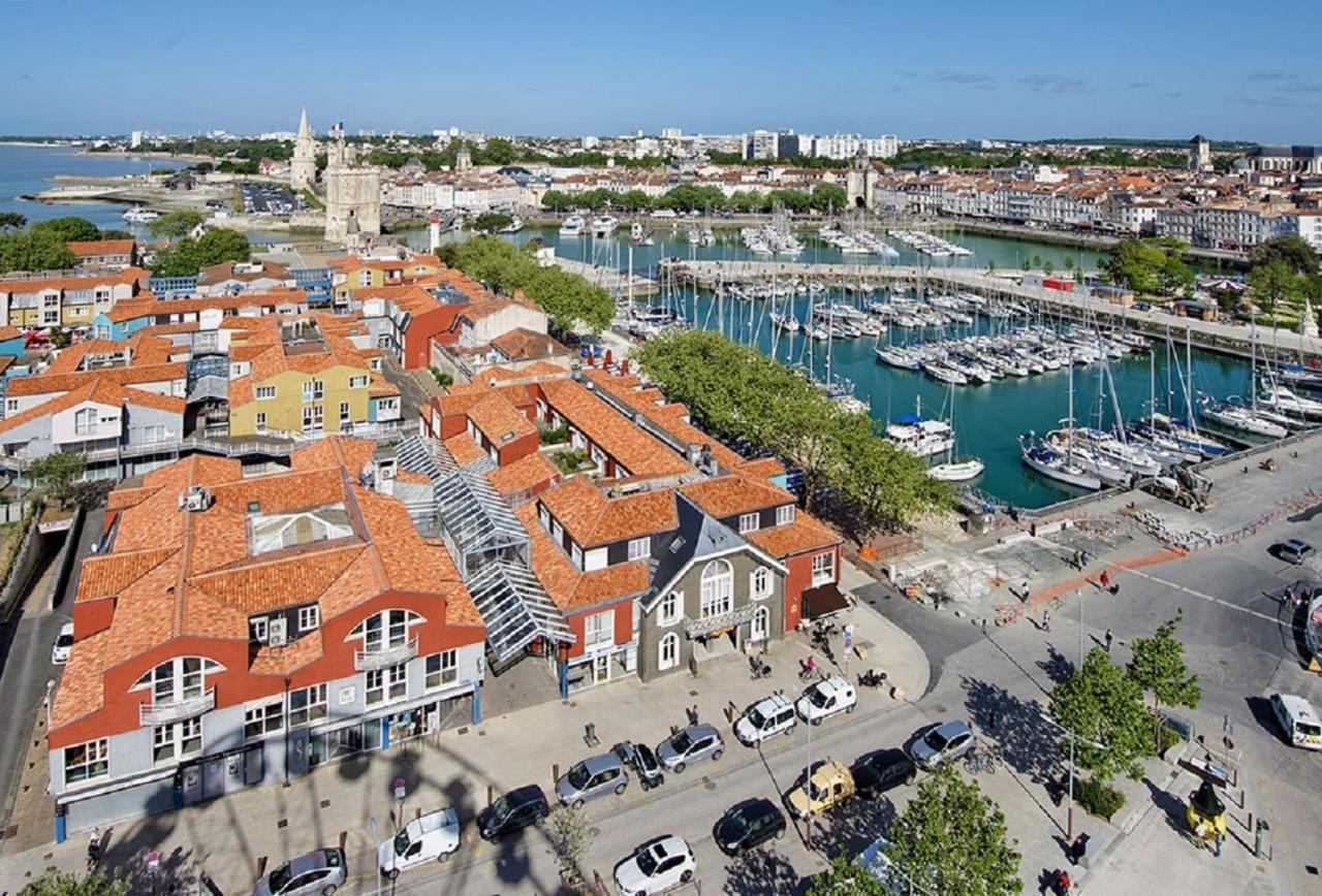 Charmant Cocon Iode Cosy Equipe, Baigne De Lumiere, Situe Au Coeur De La Rochelle A 1Min A Pied Du Marche Central Avec Tv Et Wifi Luaran gambar