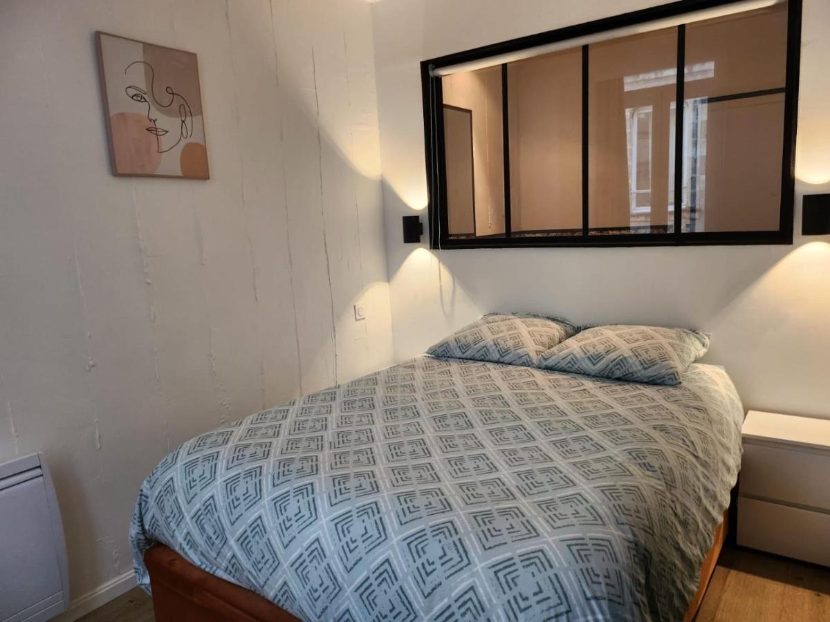Charmant Cocon Iode Cosy Equipe, Baigne De Lumiere, Situe Au Coeur De La Rochelle A 1Min A Pied Du Marche Central Avec Tv Et Wifi Luaran gambar